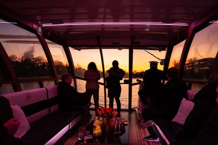 krakow-sightseeing-cruise-on-vistula-river-with-audio-guide