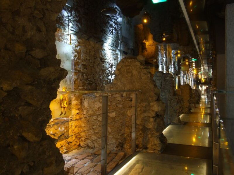 krakow-skip-the-line-underground-museum-and-old-town