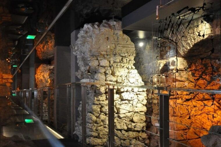 krakow-skip-the-line-underground-museum-old-town-private