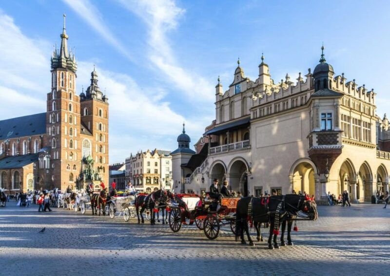 krakow-st-marys-basilica-visiting-with-short-guided-walk