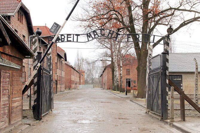 krakow-to-auschwitz-birkenau-private-round-trip-experience