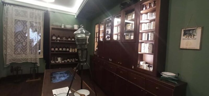 Krakow: Visit Apteka Pod Orlem in Italian - Exploring the Experience in Depth  