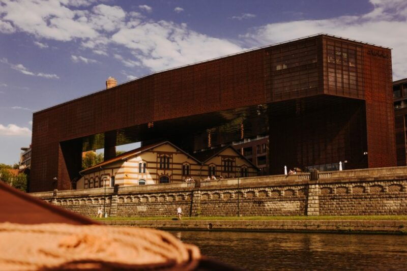 krakow-vistula-night-cruise-by-gondola-w-audio-commentary