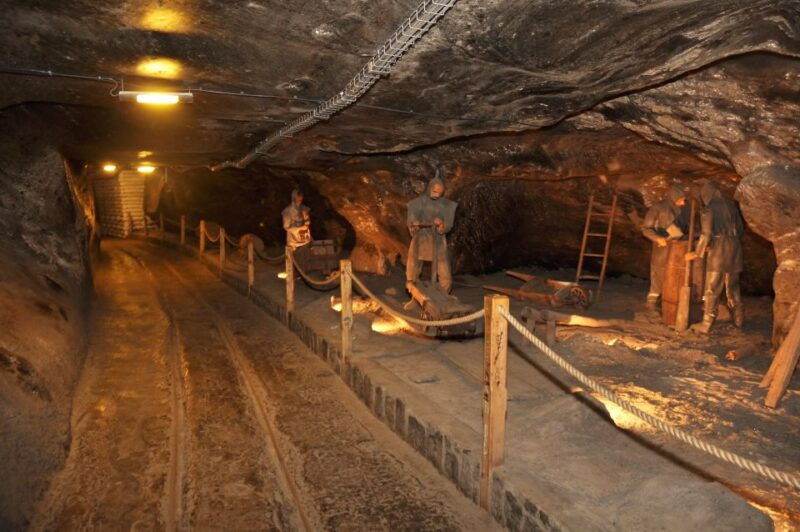 krakow-vistula-river-cruise-and-wieliczka-salt-mine-tour