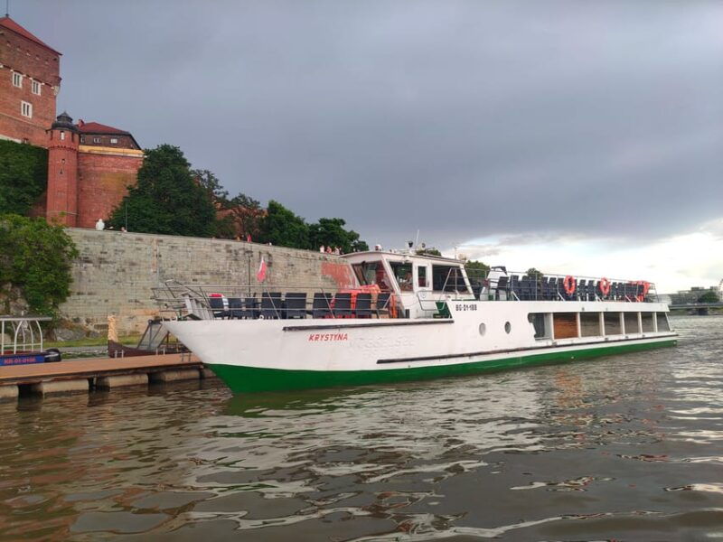 krakow-vistula-river-cruise-with-historical-views