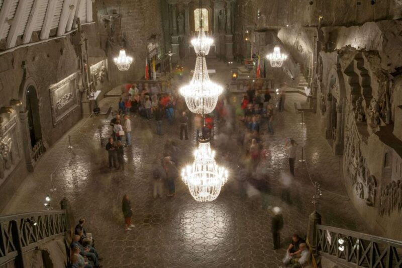 krakow-wawel-castle-cathedral-salt-mine-and-lunch-2