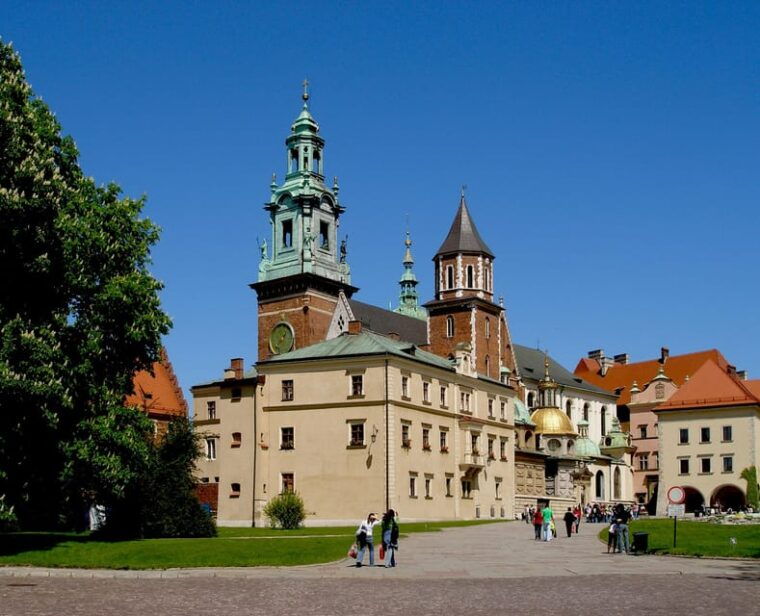 krakow-wawel-castle-cathedral-with-salt-mine-tour-lunch