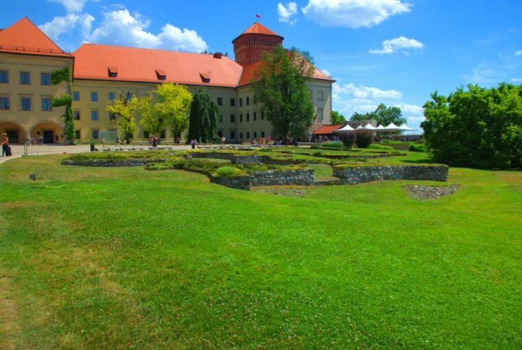 krakow-wawel-castle-guided-tour-with-entry-tickets