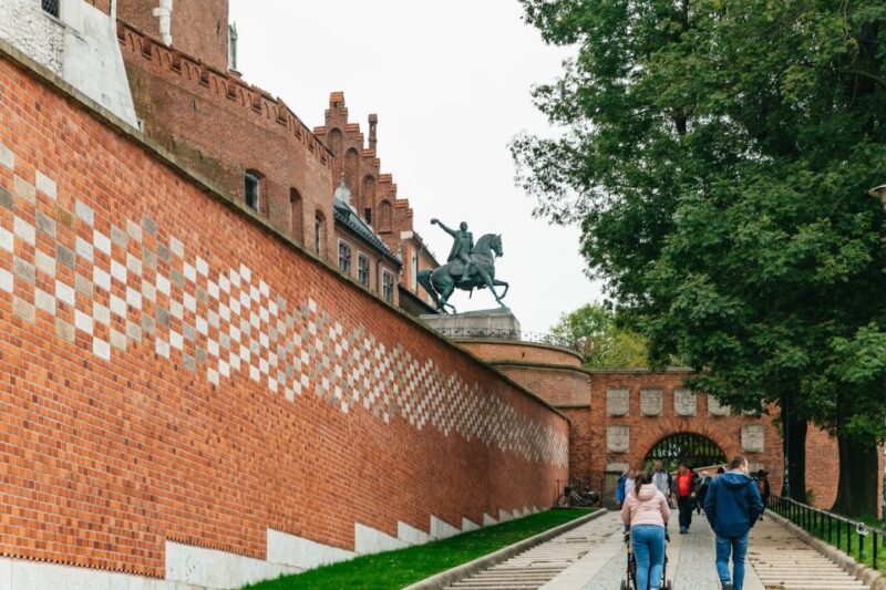 Krakow: Wawel Castle Guided Walking Tour - What’s Not Included