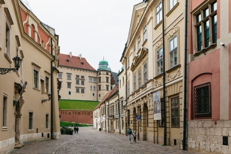 Krakow: Wawel Castle Guided Walking Tour - FAQ
