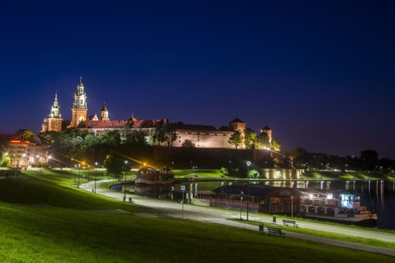 Krakow: Wawel Castle Guided Walking Tour - What to Expect from the Wawel Castle Guided Walking Tour  