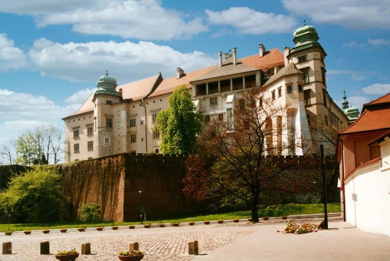 Krakow: Wawel Castle Guided Walking Tour - FAQ  