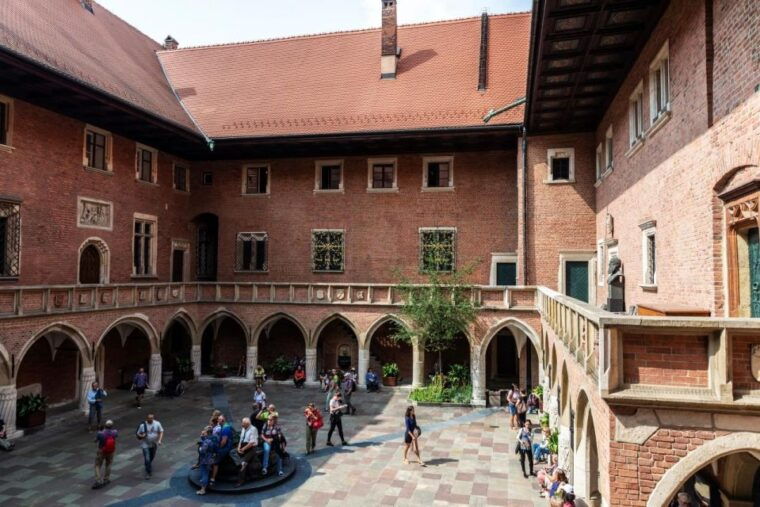krakow-wawel-hill-st-marys-church-underground-museum