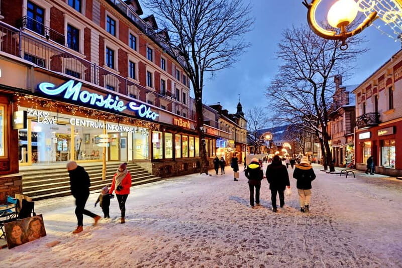 Krakow: Zakopane Trip with Thermal Pools & Hotel Pick-up - Strolling Down Krupówki Street