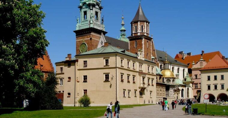 krakows-wawel-old-town-basilica-underground-museum-tour
