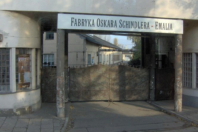 krakowskip-the-line-oskar-schindlers-museum-private-guided-tour