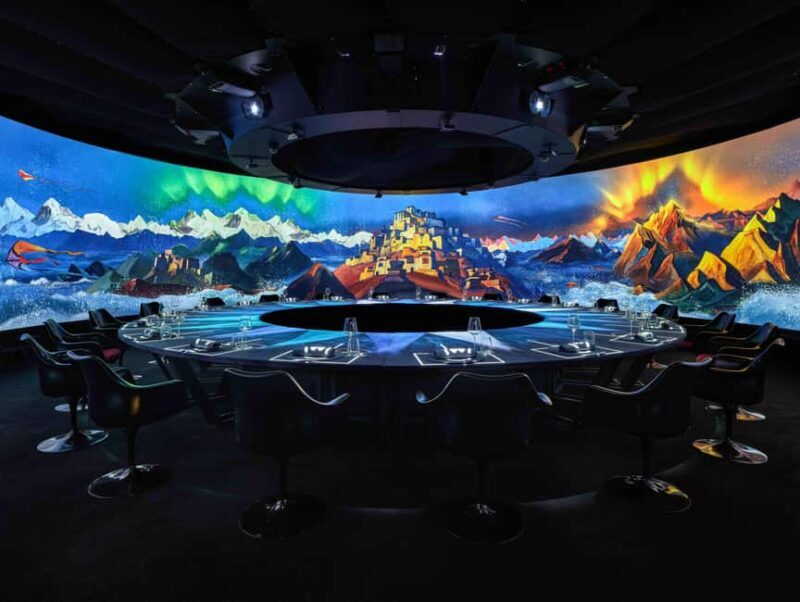 KRASOTA Dubai Immersive Fine Dining Experience - The Two Show Themes: IMAGINARY ART vs. IMAGINARY FUTURE