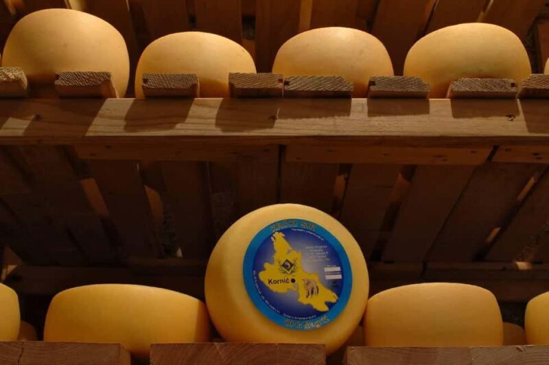 KRK: Cheese factory inside tour and product tastingguide - An Authentic Peek Inside a Croatian Family Cheese Factory