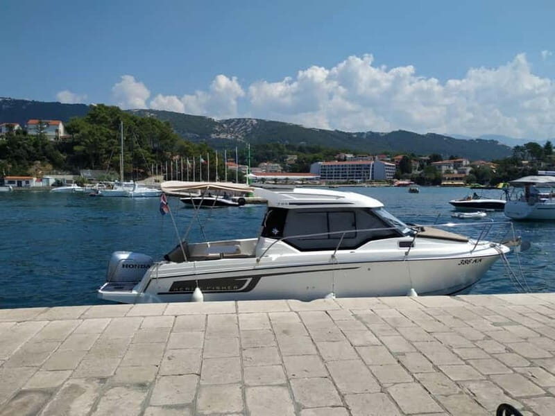Krk: Rent a boat Merry Fisher 795 - Key Points