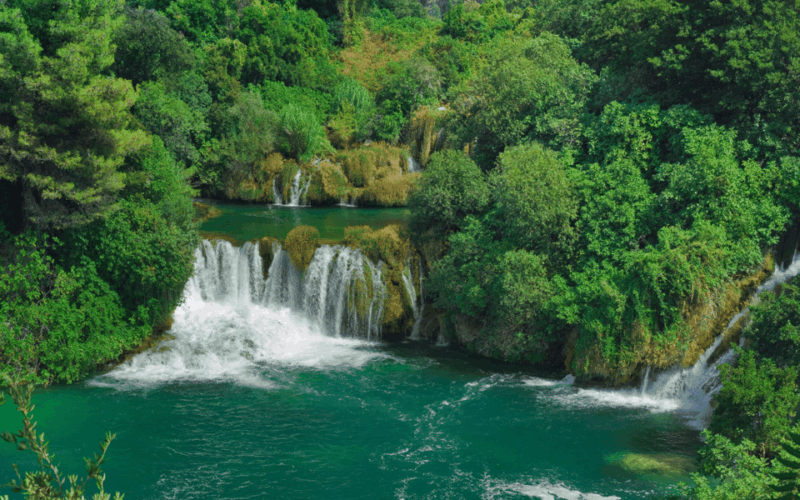 krka-waterfalls-guided-group-walking-tour-from-split