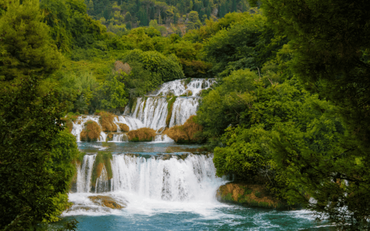 krka-waterfalls-guided-group-walking-tour-from-split