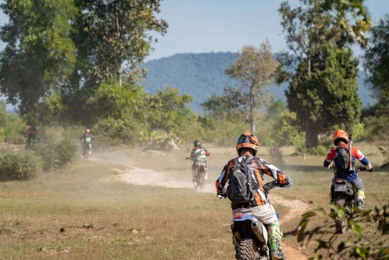 krong-siem-reap-kulen-mountain-trails-dirt-bike-adventure