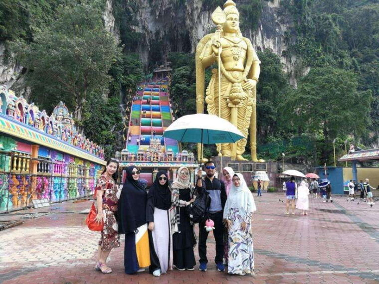 kuala-lumpur-batu-caves-thean-hou-temple-national-mosque