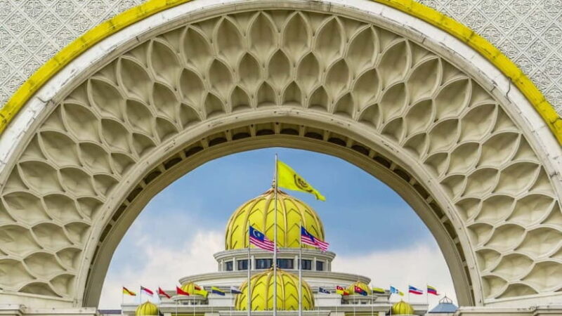 Kuala Lumpur: City Highlights, Batu Caves, and Malacca Tour - Transportation & Practicalities