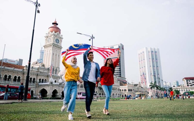 Kuala Lumpur Full-Day Grand Tour Featuring 25 Attractions - Discovering Kuala Lumpur: What to Expect on the Tour