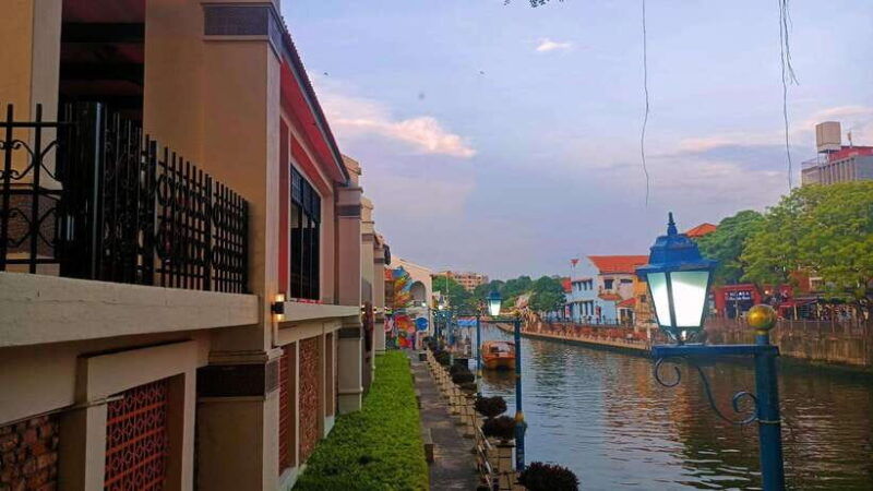 kuala-lumpur-private-malacca-night-tour-w-cruise-trishaw