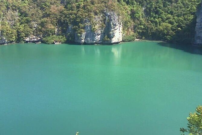 Kuala Lumpur Private Tour to Batu Caves Hotsprings And Waterfalls - The Experience: What to Expect