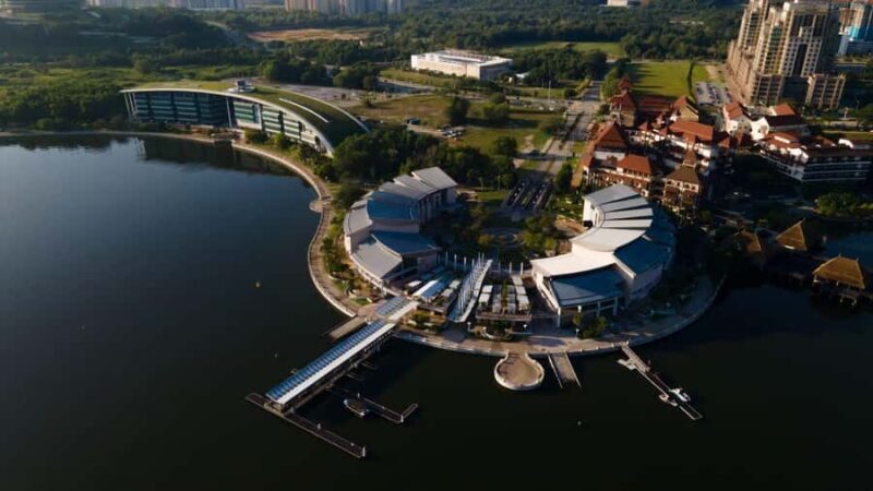 Kuala Lumpur: Putrajaya Lakeside Views & Pink Mosque Ride - Discovering Kuala Lumpur’s Hidden Gem: Putrajaya Lakeside & Pink Mosque Ride