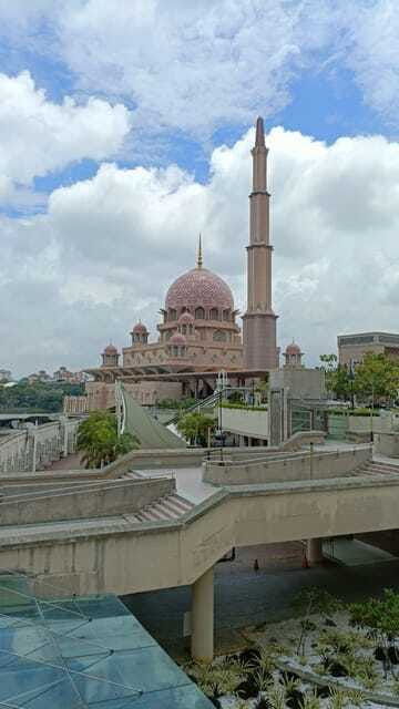 kuala-lumpur-putrajaya-tour-with-hotel-pickup