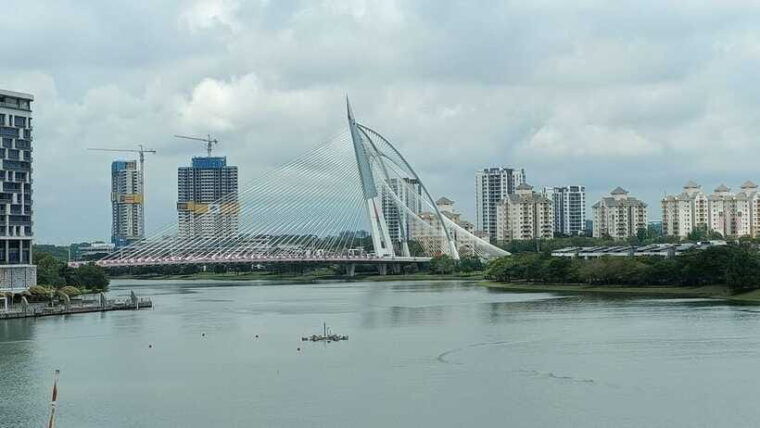 kuala-lumpur-putrajaya-tour-with-hotel-pickup