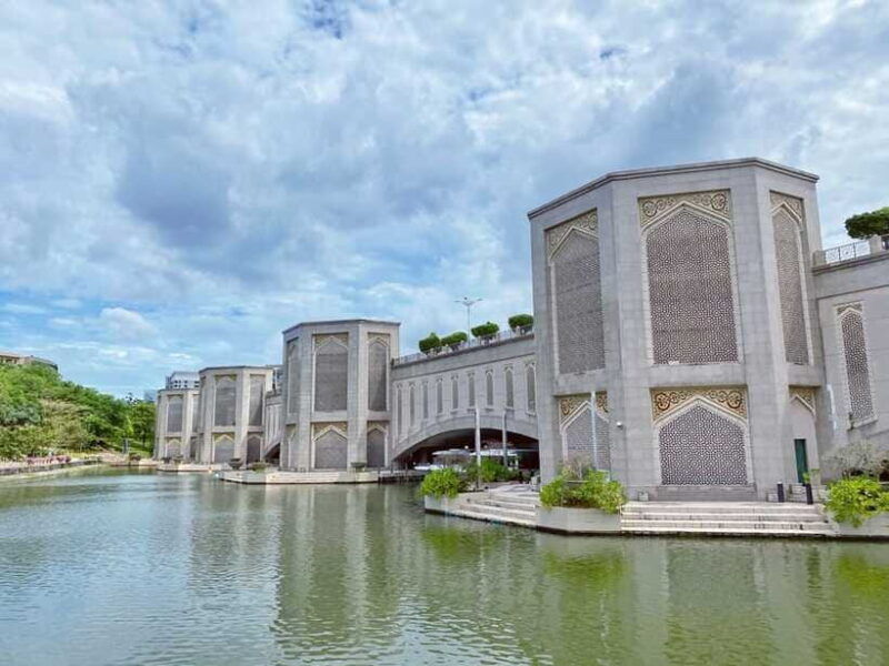 kuala-lumpur-putrajaya-tour-with-pink-mosque-river-cruise
