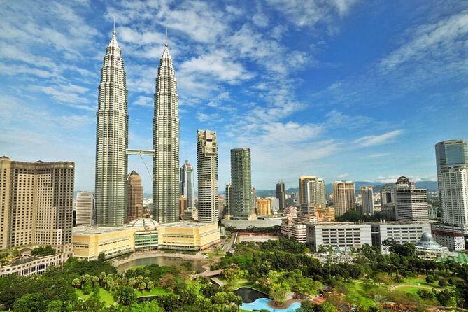 KualaLumpur Tour: Twin Tower w/Lunch, Batu Caves, Selangor Pewter - A Closer Look at the Kuala Lumpur Private Tour