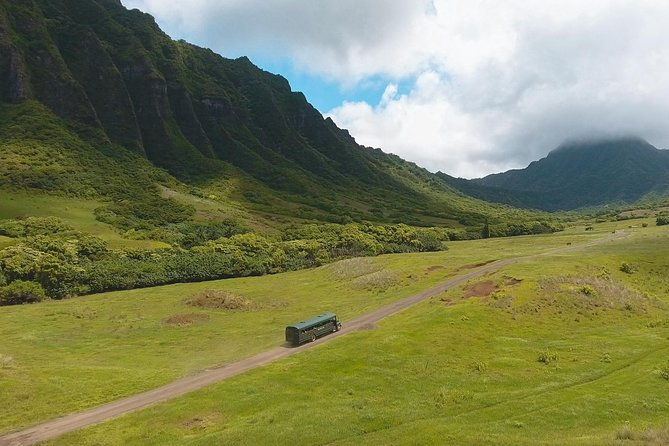 kualoa-ranch-movie-sites-and-ranch-tour