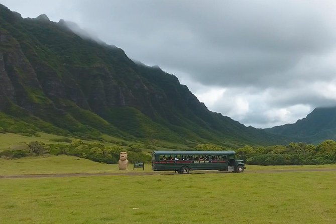 kualoa-ranch-movie-sites-and-ranch-tour