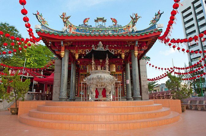 Kuching City Tour - Market Experience and Authentic Local Flavor