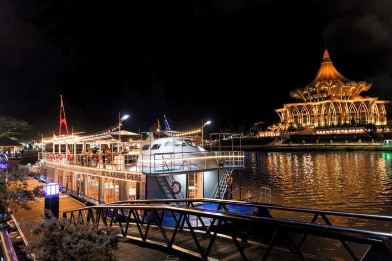 Kuching: Night Cruise, Dance Show, Drink & Optional Dinner - Drinks and Refreshments: A Toast to the Night