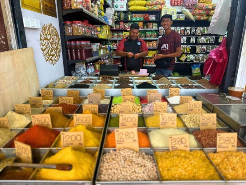 Kuching: Walking Tour with Sampan Boat Ride and Lunch - Key Points