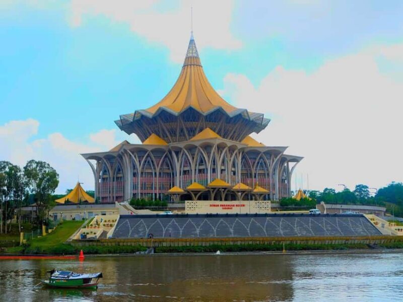 Kuching: Walking Tour with Sampan Boat Ride and Lunch - Exploring Kuching: A Full Breakdown of the Tour