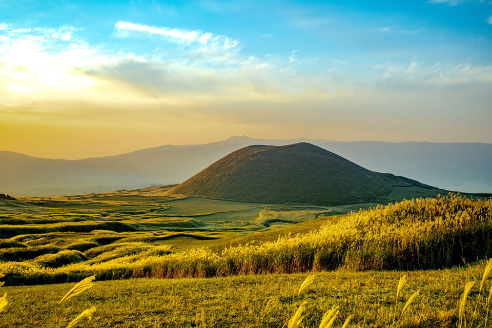 kumamoto-castle-aso-volcano-and-kusasenri-one-day-tour