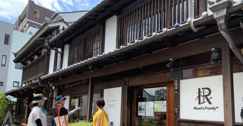 kumamoto-castle-town-walking-tour-with-local-guide-2