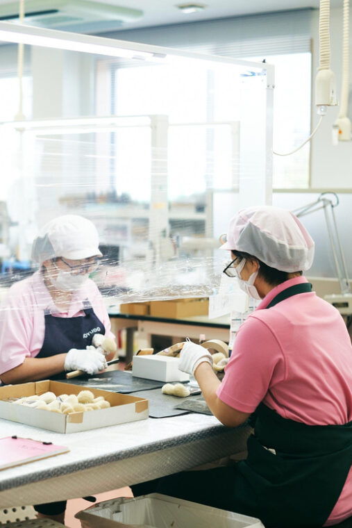 kumano-brush-factory-tour-and-brush-making-experience