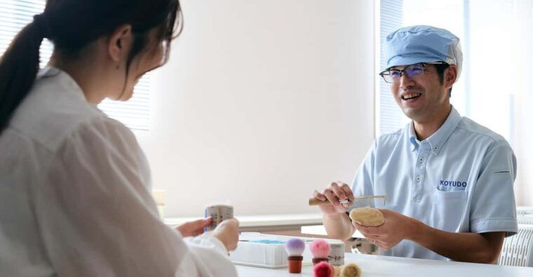 kumano-brush-factory-tour-and-brush-making-experience