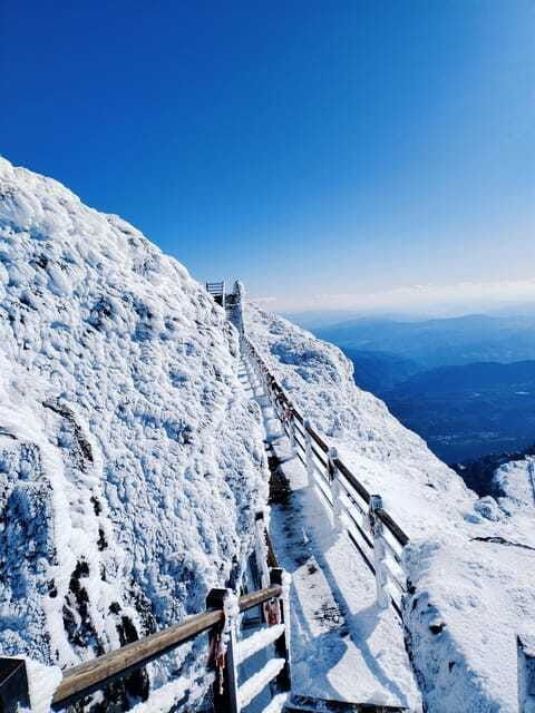 kunming-jiaozi-snow-mountain-overnight-with-sunrise-hiking