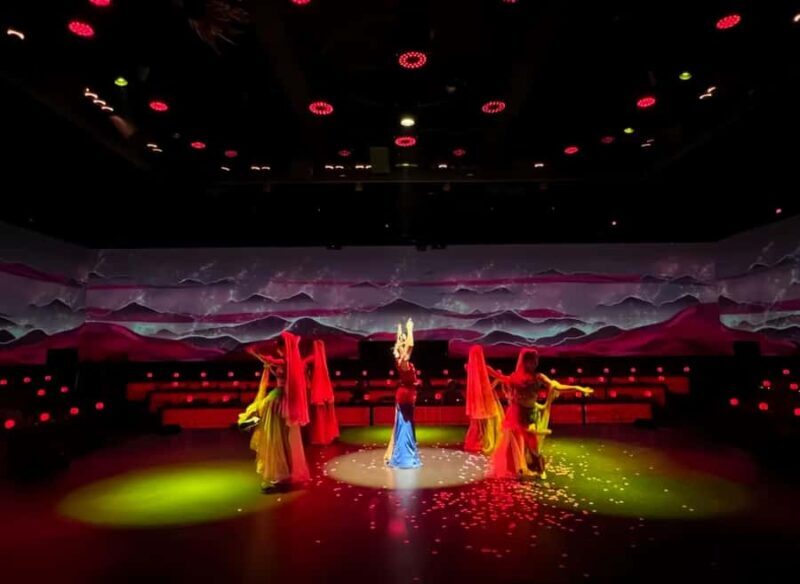 Kunming Jueyan: Immersive Ancient Palace Banquet with Show - Key Points
