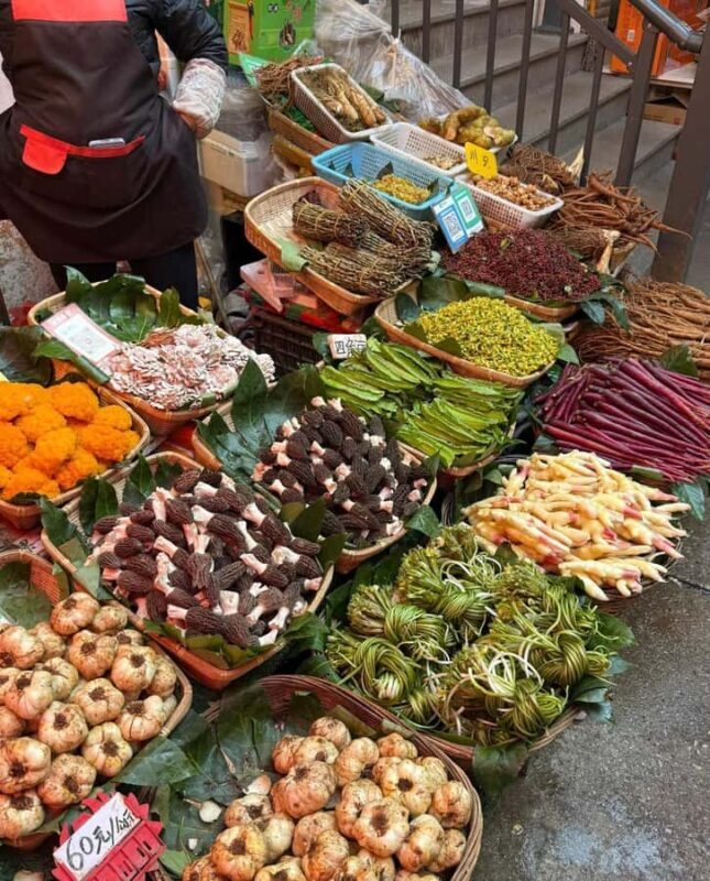 Kunming: Local Market, Ethnic Village & Dragon Gate Day Tour - Starting at Daguan Farmers’ Market: Local Flavors and Vibrations