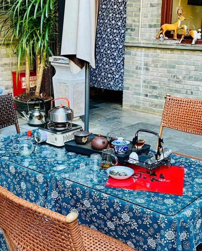 Kunming: Local Market, Ethnic Village & Dragon Gate Day Tour - Dianchi Cable Car: Elevating the Experience